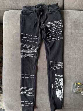 Social Collision Stay Away Printed Graphic Black Stinger Skinny Jeans 28x32 (see